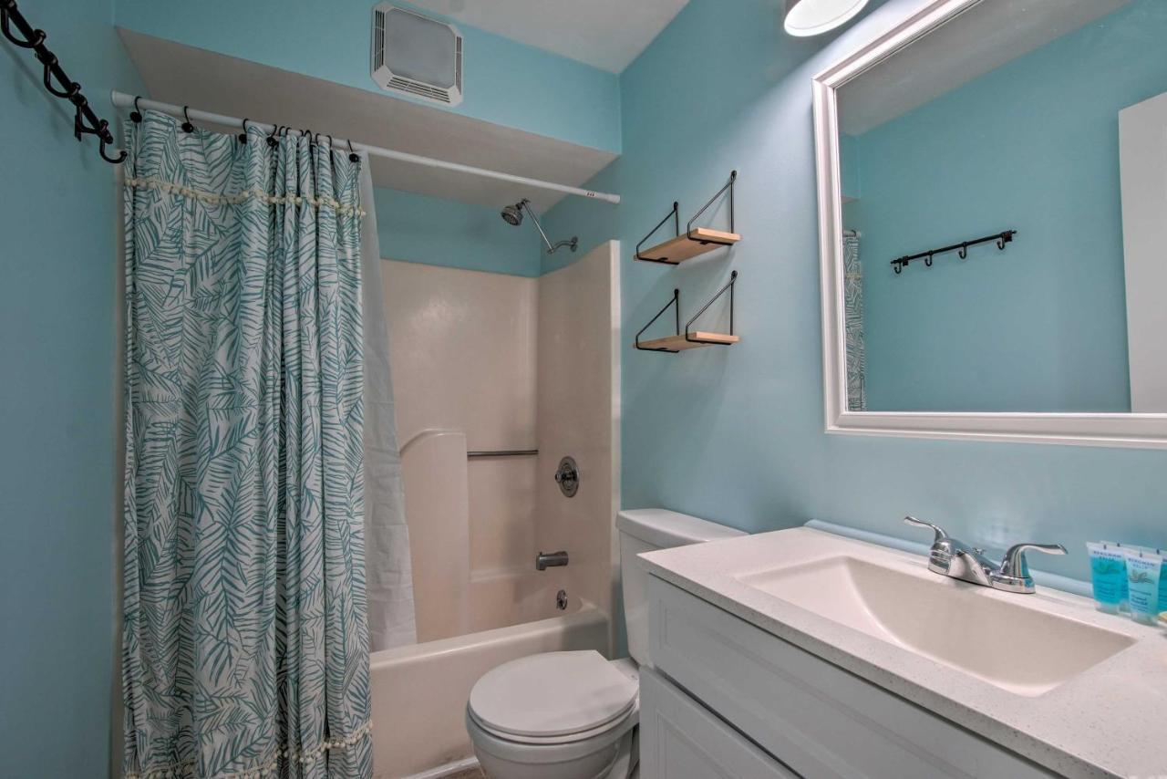 Ocean-View Condo With Deck, Steps To Carolina Beach! Exterior photo